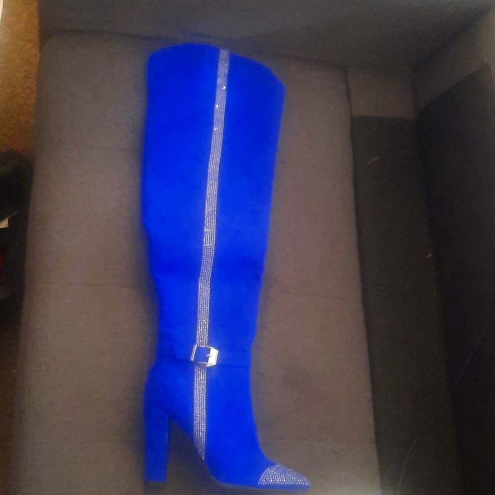 Boots   [Sun. 23rd only 100 for all 5 boots in closet] Resalers Deal